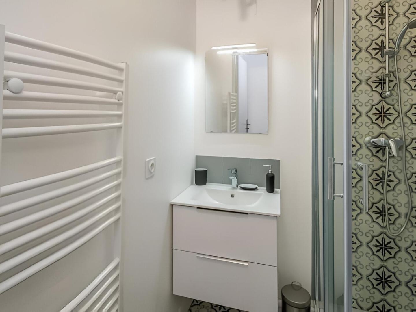 Le Refuge Urbain - Port A 2 Pas & Animaux Acceptes Apartment Toulon Exterior photo